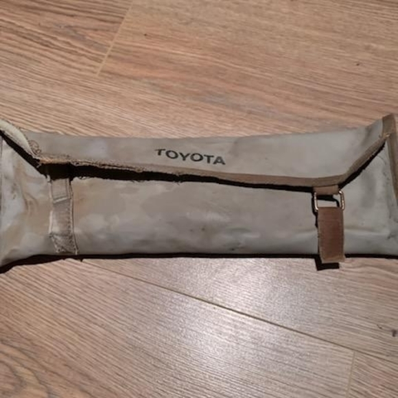 Toyota Silver Tool Set - Picture 3 of 4